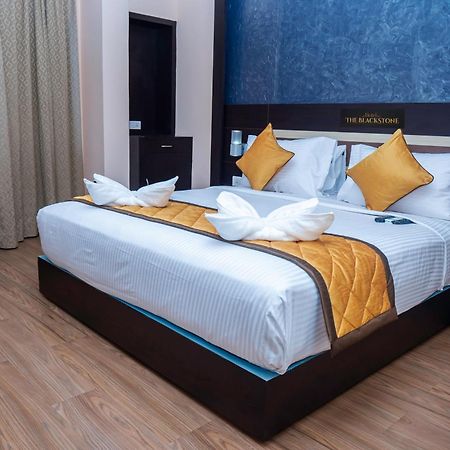 Hotel The Black Stone Бангалор Екстериор снимка